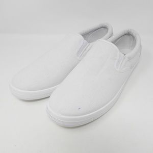 ASOS DESIGN Slip On Plimsolls in White Canvas
